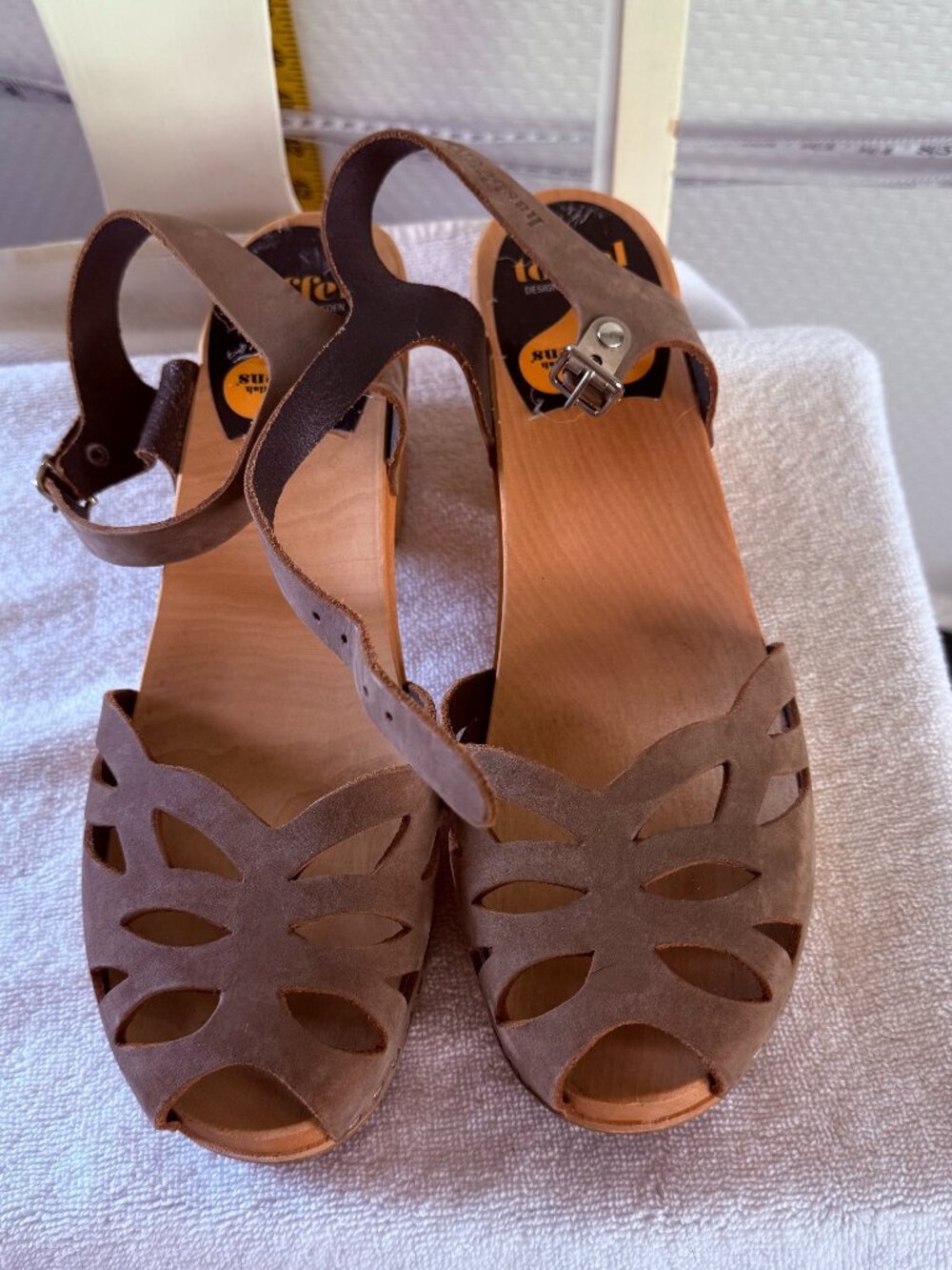SWEDISH HASBEENS TOFFEL TAUPE SIZE 41
